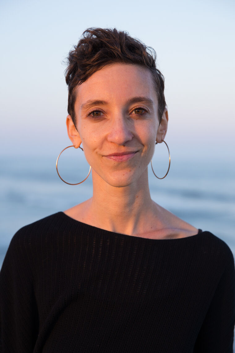 mo nica headshotbeach